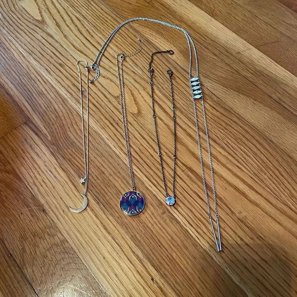 JEWELRY | bundle of 4 necklaces